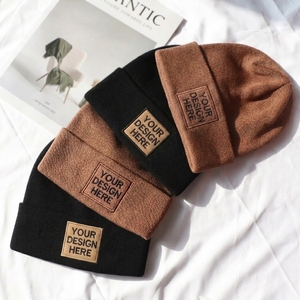 Produttore OEM ODM BSCI di Berretti Invernali Caldi in Acrilico Lavorati a Maglia con Risvolto e Logo Ricamato Personalizzato con <span class=keywords><strong>il</strong></span> Tuo Design - Product Image 1