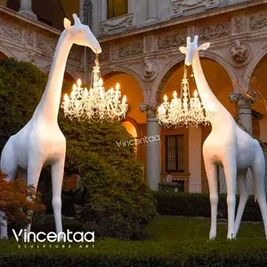 Vincentaa Desain Besar Rasa Italia Jerapah Ornamen Ruang Tamu Taman Luar Ruangan FRP Jerapah Lantai Lampu Patung