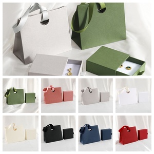 Elegante Scatola Quadrata Goffrata Moderna per Gioielli, Confezione Regalo di Lusso Personalizzata per Gioielli, Cosmetici e Ricordi - Product Image 6