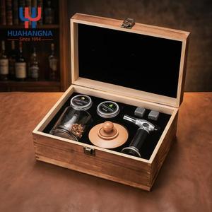 Kit de Ahumador de Whisky con Logotipo Personalizado, Antorcha y Vaso en Caja de Madera, Set de Coctelería para Vendedores Minoristas - Product Image 3