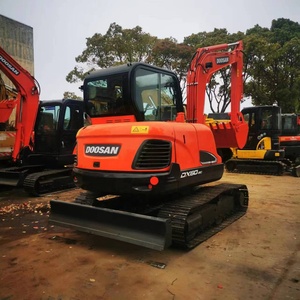 Petite excavatrice DX60-9C de chenille de DOOSAN avec le moteur et la pompe garantie de 1 an - Product Image 1