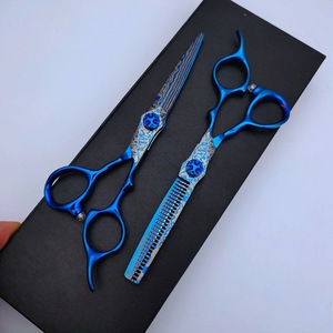 Tijeras de peluquería Blue Enchantress de 6.0 pulgadas, tijeras de entresacar con patrón de Damasco, para diestros, uso estético - Product Image 3