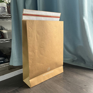 ถุงซองกระดาษคราฟท์แบบนูนลาย แบรนด์สินค้ารักษ์โลก พร้อมแถบปิดผนึกสองชั้น สวยงาม เหมาะสำหรับใส่ของช้อปปิ้ง - Product Image 5