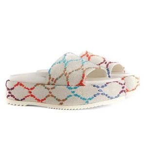 Chaussures matelassées de luxe pour femmes avec semelle en caoutchouc pour plateforme amortie, antidérapantes, tendance, légères, durables et confortables pour l'automne - Product Image 5