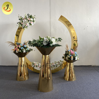 PVC Acrylique En Forme De Coeur LED Décorations De Mariage Toile De Fond Centres De Table Arches Cadre De Fond Décoratif Doré Style Moderne