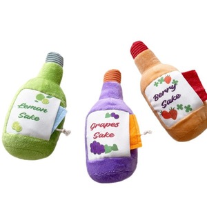 Giocattolo di peluche per animali domestici a forma di bottiglia resistente giocattolo di <span class=keywords><strong>Pet</strong></span> <span class=keywords><strong>Pet</strong></span> <span class=keywords><strong>Pet</strong></span> Squeak giocattoli divertenti cibo nascosto giocattolo da masticare per cani - Product Image 1