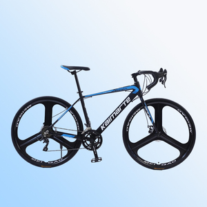 Vélo de course sur <span class=keywords><strong>route</strong></span> pour hommes et femmes 700 <span class=keywords><strong>Guidon</strong></span> <span class=keywords><strong>plat</strong></span> en aluminium Pédale à vitesse variable à 21 vitesses Système de frein à disque pour étudiants et jeunes - Product Image 1