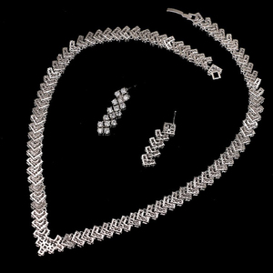 Conjunto de Aretes y Collar Roman <span class=keywords><strong>II</strong></span> con Circones Plateados - Joyería Elegante para Mujer, Ideal para Regalo y Fiestas, Exhibición de Lujo - Product Image 5