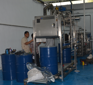 Beste Prijs Kokos Water Drank Uht Sterilisator En Aseptische Filler Monobloc Voedsel Sterilisatiemachine - Product Image 2