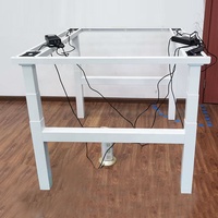 Bureau moderne convertible à 4 pieds Bureau motorisé quatre moteurs de réglage de la hauteur Contrôle de la mémoire Exclusif quatre en un