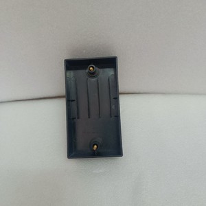 Cubierta de la caja de fusibles para excavadoras Hyundai 150 215 225 305 335 455 505 7, panel de plástico con montaje y estampado en caliente - Product Image 4