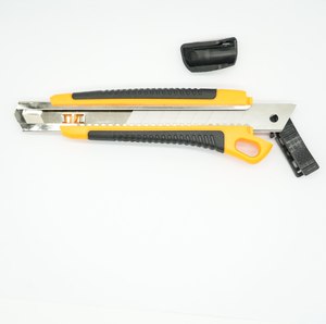 Cuchillo Retráctil para Cortar Cajas, Cuchilla de 18mm con Mango <span class=keywords><strong>TPR</strong></span>, Hoja de Acero de Alto Carbono, Botón de Cambio de Estilo - Product Image 4