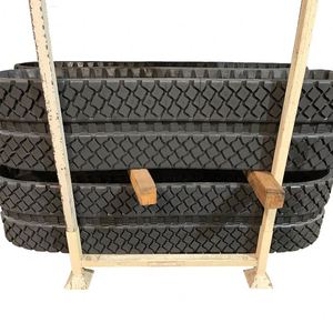 مسار توجيه انزلاقي واسع 1750RT موستانج 13 بوصة ، مسار مطاطي CTL على العشب x 86x54 - Product Image 4