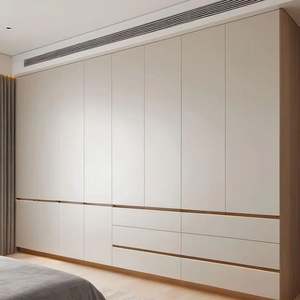 Armoire et combinaison de placards fonctionnels de luxe avec compartiments personnalisables - Product Image 1