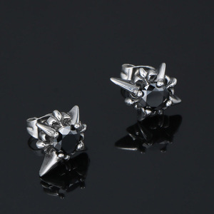 Pendientes de tuerca negros con diseño de estrella y garra, estilo punk, joyería de moda para hombre CF116 - Product Image 2