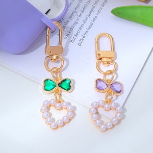 Rantai tas warna emas modis dengan liontin hati mutiara kupu-kupu kristal elegan aksesori tas DIY lucu untuk wanita dan anak perempuan - Product Image 2