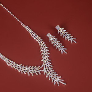 2024 New Wedding Jewelry <span class=keywords><strong>Set</strong></span> đối với phụ nữ <span class=keywords><strong>saudi</strong></span> arabia 2 cái/bộ pha lê Bridal Trang sức bộ sưu tập vòng đeo tay vòng cổ <span class=keywords><strong>Set</strong></span> - Product Image 2