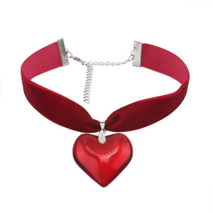 Collar de terciopelo con cristal rojo en forma de corazón, estilo hip hop, para fiestas, joyería transfronteriza europea y americana. - Product Image 4