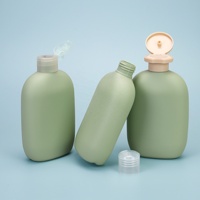 Bouteille en plastique HDPE 250 ml personnalisable pour lotion, gel douche, shampoing – Forme plate, bouchon à vis, couleur personnalisée – Savon liquide pour salle de bain et visage
