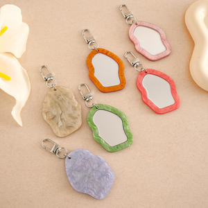 Llavero de Resina Irregular al por Mayor, Llavero Acrílico con Efecto Mármol Multicolor, Accesorio Vintage para Bolsos de Cosméticos - Product Image 3