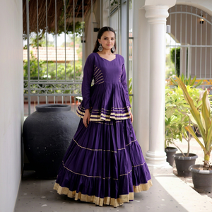 Ensemble haut peplum et lehenga en coton Cora pour femme, avec travail en dentelle Gota Patti, jupe évasée à volants de 12 mètres, tenue traditionnelle festive pour mariage - Product Image 1