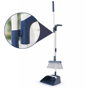Juego de escoba y <span class=keywords><strong>recogedor</strong></span> sin ángulo ciego con peine integrado y estructura de volteo para vaciar, para colgar en la pared, suministros de limpieza para el hogar - Product Image 1