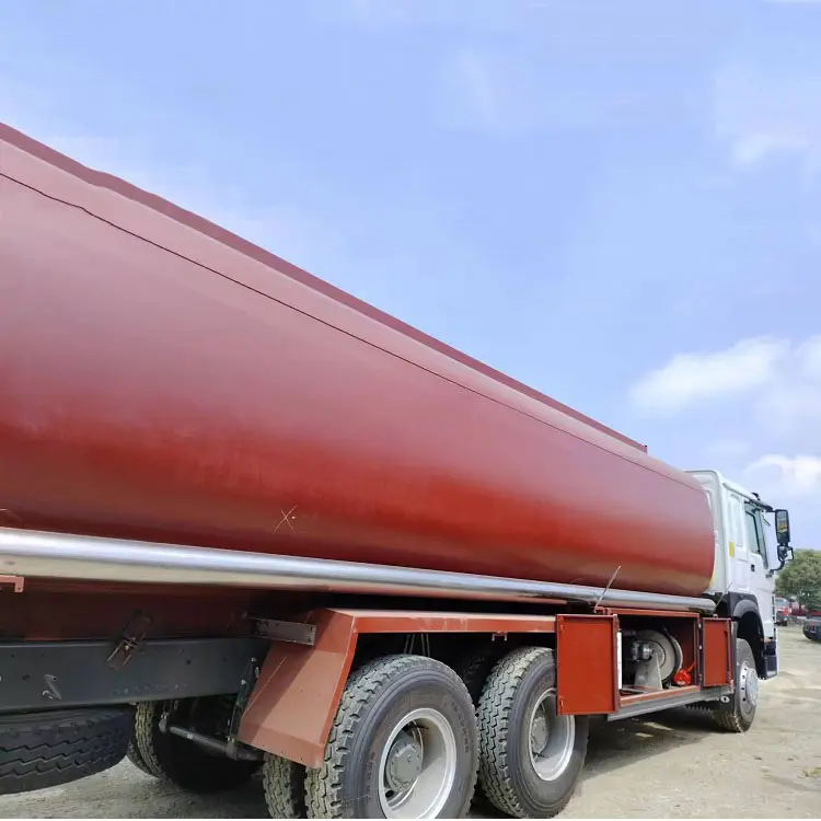 SINOTRUK HOWO 10 Wheels 30000 liter 4X2 8X4 6X4 Diesel Oil Fuel Tanker Tank Truck for fuel transportation