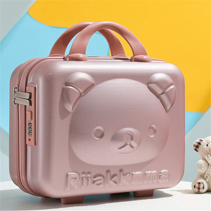 Venta al por mayor equipaje de mano Oso de dibujos animados bolsa de cosméticos Mini contraseña bolsa 14 pulgadas regalo viaje cosmético venta productos portátil tocador Cas - Product Image 3