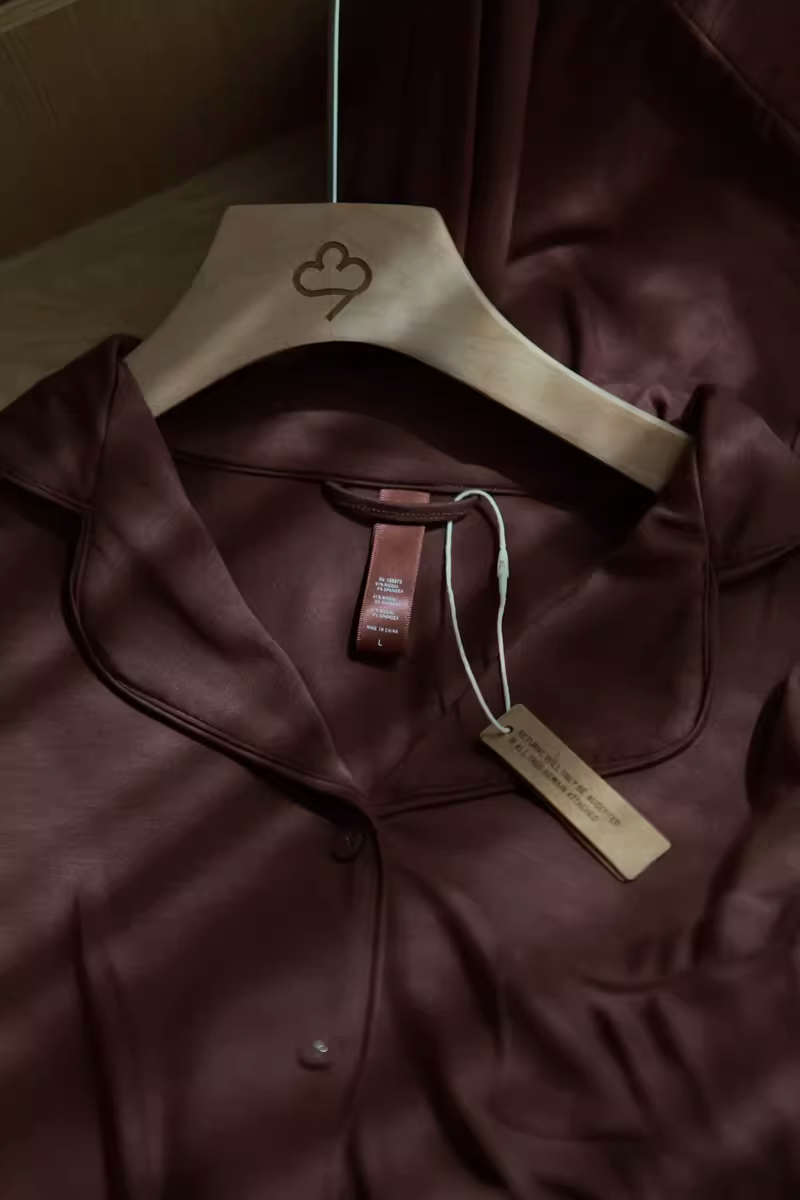 Pantaloncini a maniche corte color cioccolato