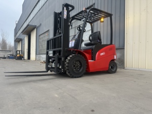 รถยกไฟฟ้า WELIFTRICH รุ่น Heavy Duty Side Shift ขนาด 2.5 ตัน แบตเตอรี่ 48V พร้อมเสาสามท่อน ยางตัน 4 ล้อ ระยะยก 6 ม./7 ม. - Product Image 3