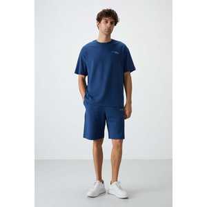 ชุดกางเกงขาสั้นโอเวอร์ไซส์ผ้าฝ้ายสำหรับผู้ชาย รุ่น Parliament สีน้ำเงิน ผ้าฝ้าย 100% ทรงเบอร์มิวดา สวมใส่สบาย เหมาะสำหรับลำลอง - Product Image 3