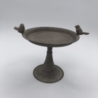 Mangeoire à oiseaux vintage en fer peint à la poudre, faite à la main, personnalisable, avec figurines d'oiseaux, sur piédestal en fer rustique pour jardin extérieur