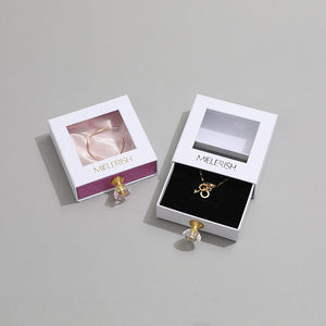 Caja de regalo de joyería de PVC con ventana de papel, tipo cajón, con asa de cristal, logotipo personalizado, deslizable, para collares, pendientes y colgantes - Product Image 5