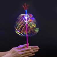 Baguette Magique à Ruban Torsadé, Bâton Fluorescent LED pour Bulles de Savon, Baguette à Bulles Lumineuse Arc-en-ciel Torsadable, Cadeaux de Fête