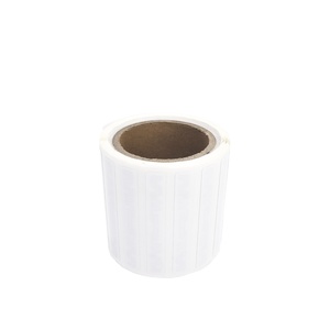 Etiqueta Adhesiva UHF Pasiva RFID Personalizada y Duradera con Largo Alcance para Gestión Logística en Comercios Minoristas - Product Image 1