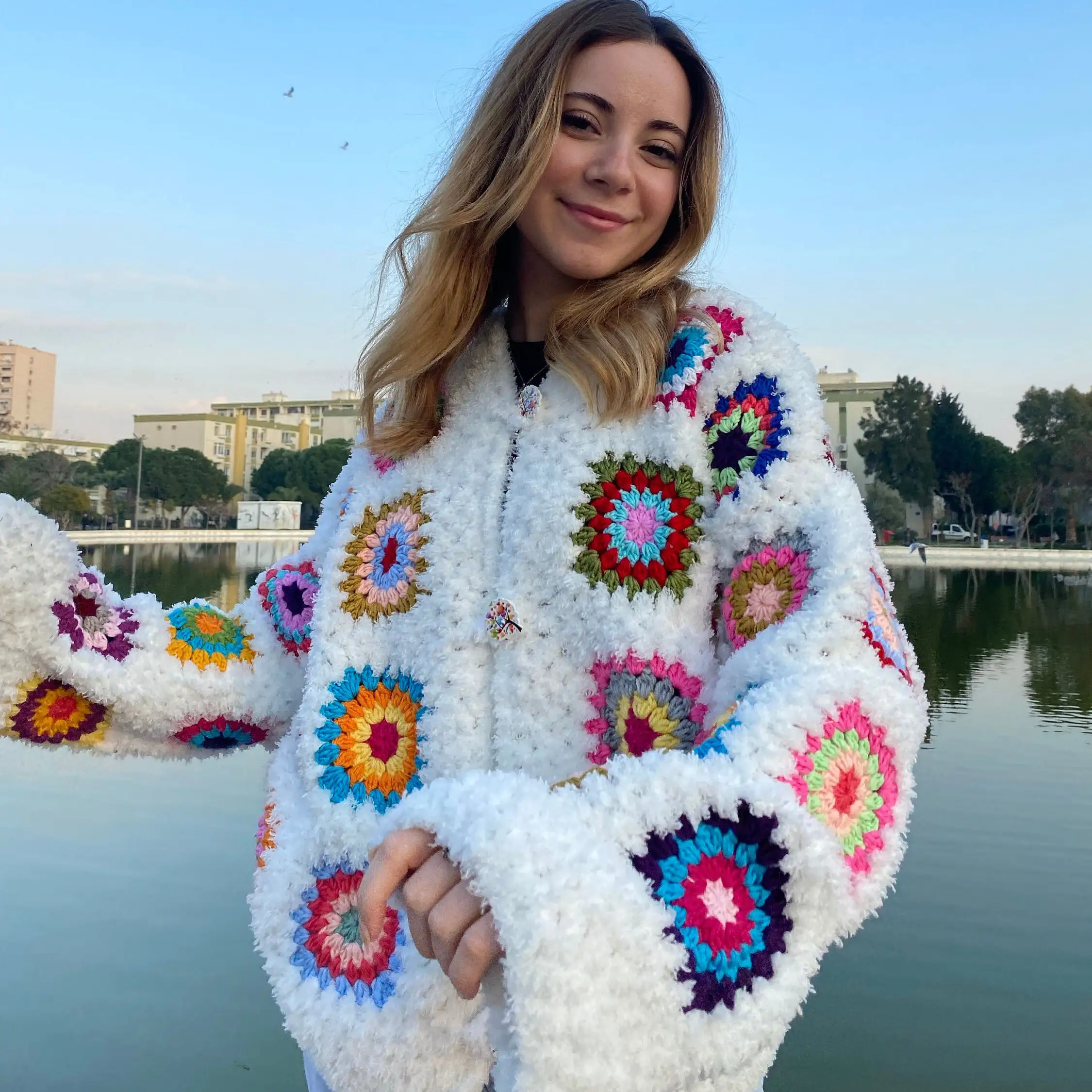 Cardigã de chenille grosso personalizado para mulheres, suéter grosso de crochê personalizado de inverno tricotado à mão quadrado