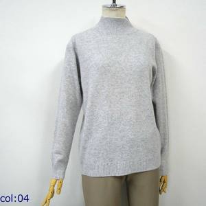 Vente en gros de pull tricoté solide en cachemire 100% de style décontracté pour femmes, col haut, manches longues, sensation douce et confortable - Product Image 5