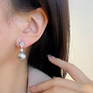 أقراط كريستال فاخرة جديدة بتصميم فائق البريق، أقراط ماسية مائية مع لؤلؤ، مجوهرات نسائية أنيقة، أقراط بالجملة - Product Image 3