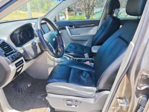 <span class=keywords><strong>Chevrolet</strong></span> <span class=keywords><strong>Captiva</strong></span> <span class=keywords><strong>2015</strong></span> 2.4L 2WD Automático R17 SUV de 5 plazas Volante a la izquierda con cámara Asientos de tela Coche usado para adultos - Product Image 4