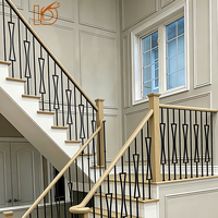 Balustres d'escalier en fer forgé géométrique, design simple, revêtement noir en poudre, meneaux creux pour la maison, directement de l'usine
