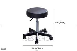 Taburete de Cirujano Ajustable en Altura de la Mejor Calidad con Giro de 360 Grados °   Asiento Giratorio y Ruedas de Desplazamiento Suave para Quirófanos y Uso Médico - Product Image 2
