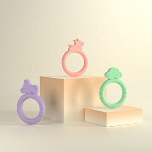 Anillo <span class=keywords><strong>de</strong></span> mordedor <span class=keywords><strong>de</strong></span> silicona <span class=keywords><strong>de</strong></span> grado alimenticio sin BPA, formas <span class=keywords><strong>de</strong></span> animales personalizadas para una dentición segura y juego sensorial - Product Image 3