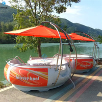 Bateau électrique de beignet de barbecue d'eau de tour de parc aquatique avec la fibre de verre rotatoire de moule et le matériel de PE pour l'usage résidentiel 3.2/2.5m
