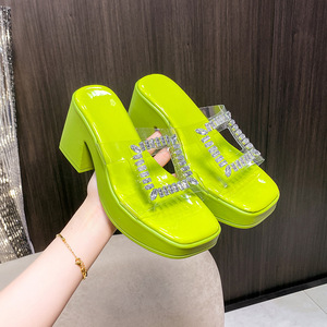 Chaussons à plateforme pour femme, à lacets et bride en T, style estival, avec bout orné de strass scintillants et talon épais ultra-haut, Hiver 2026 - Product Image 1