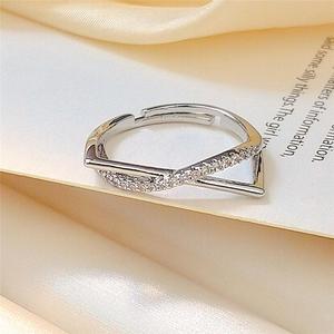 Anello Geometrico Regolabile Aperto, Anello Moderno da Donna - Product Image 5