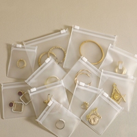 Sacs d'emballage de bijoux personnalisés en plastique avec logos petite pochette à bijoux en PVC givré transparent sac à fermeture éclair pour grandes boucles d'oreilles
