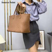 Sac fourre-tout personnalisé 2026 tendance de luxe en cuir marron foncé tressé léger et imperméable pour femme, grande capacité, élégant et portable