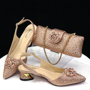 Sandali da donna con tacco basso a punta e chiusura con fibbia, e borsa coordinata, <span class=keywords><strong>scarpe</strong></span> e borsa da donna per feste e matrimoni - Product Image 6