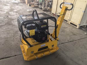 Moteur essence/diesel HZR330 Compacteur de sol vibrant bidirectionnel avec plaque 480x550mm et puissance 13HP pour le compactage de route en bordure - Product Image 2