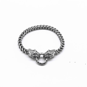Yunnique สร้อยข้อมือเหล็กไทเทเนียมหัวมังกรผู้ชายรถจักรยานยนต์สไตล์สัตว์ออกแบบของขวัญกว่างโจวทำ gzyb 0504 - Product Image 1